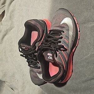 Pink Nike Airmax
